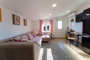 Wohnzimmer 2