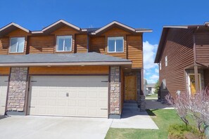 Enjoy a slice of the mountain life at this charming home.