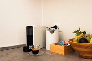Kaffee und/oder Kaffeemaschine