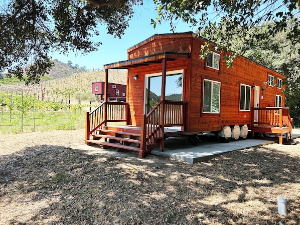 Exterior end with a deck