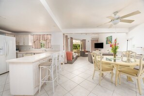 Poolside Living Dining area