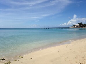 Holetown beach 5 mins walk