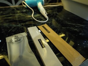 Bathroom amenities