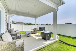 Covered Patio | Charcoal Grill | Gas Fire Pit