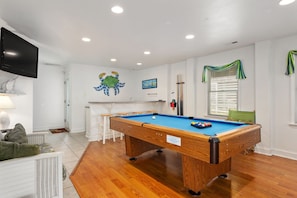 SV08: Family Ties | LL Game Room - Pool Table, Bar - Seating for 4