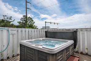 SV08: Family Ties | Hot Tub