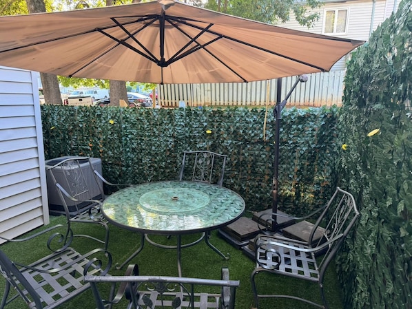 Outdoor dining