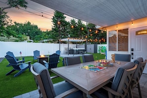 Outdoor dining