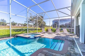 Sparkling pool and spa with no rear neighbors!!!