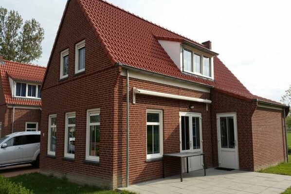 Holiday Home Exterior [summer]