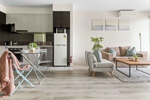 A spacious living.