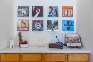Vinyl record station