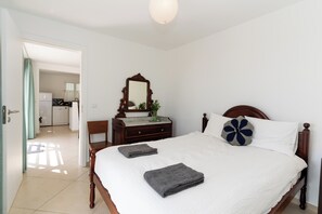 Bedroom 2 (1)