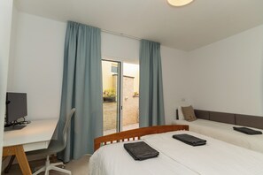 Bedroom 1 (1)