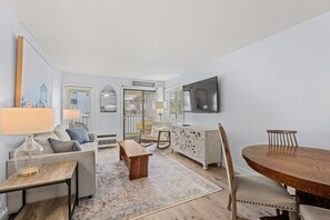 A Place at The Beach 9600 A110 Living Area