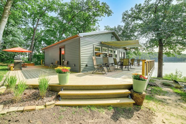 Belding Vacation Rental | 1BR | 1BA | 840 Sq Ft | Concrete Stairs Required