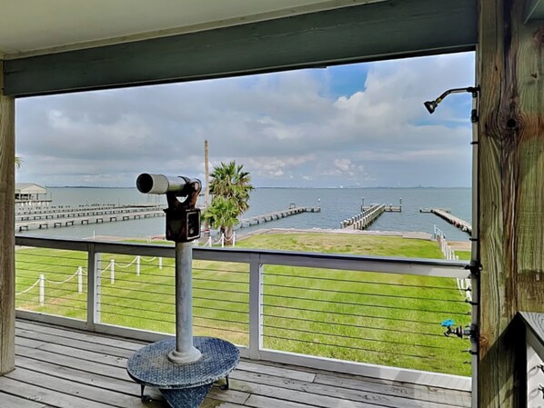 Welcome to Harbor View Breeze