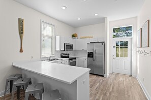 Family Tides 30A Kitchen