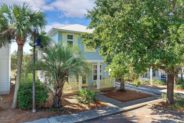 Family Tides 30A Exterior
