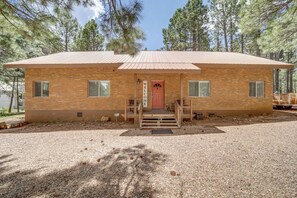 House Exterior | Gravel Driveway (5 Vehicles) | Trailer Parking Allowed