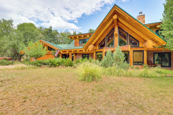 Payson Vacation Rental | 3BR | 2.5BA | 3,800 Sq Ft | 2 Steps to Enter