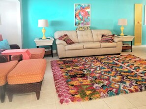 LIVING ROOM WITH ROKU TV    
