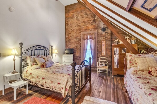 Indoors, Home Decor, Architecture, Building, House