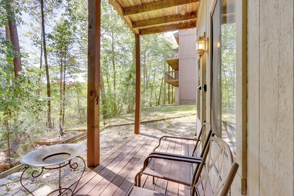 Basye Vacation Rental | 1BR | 1BA | 600 Sq Ft | Small Hill & 1 Step Required