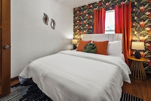 Queen bed with elegant design