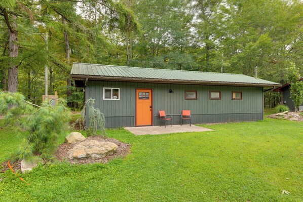 Hillsgrove Vacation Rental | 2BR | 1BA | 640 Sq Ft | Small Step to Enter