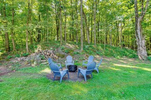 Private Backyard Area | Fire Pit | Close to Hiking Trails