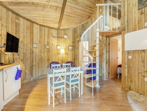 Open plan living space | The Bothy - Heart of Scotland Holidays, Polmont, near Falkirk