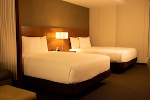 Unit with 2 Queen size beds