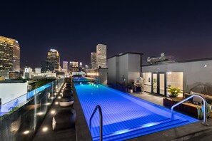 Designed for moments that matter, our rooftop pool is a peaceful and elegant space for gathering, recharging, and taking in everything New Orleans has to offer.