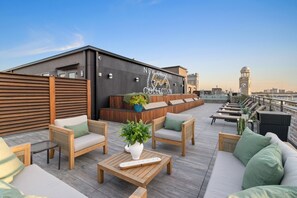 Gather with your group or find a quiet moment to relax—our rooftop lounge is a guest favorite for its stylish layout and breathtaking city views