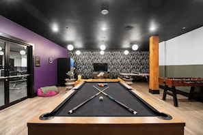 Spielezimmer
