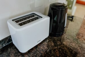 Kaffe og/eller kaffemaskine