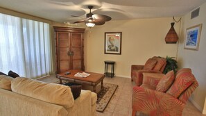 Tropical furnishings in the comfortable living room.