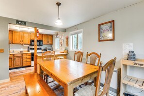 Interior | Wood-Burning Stove | Free WiFi