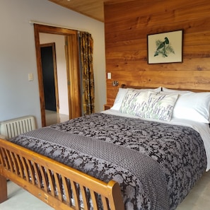 Bedroom 1 Pic 2