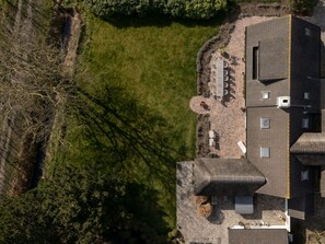 Haus, Wohngebiet, Zuhause, Dach, Landschaft, Hütte, Grundstueck, Estate, Garten, Rasen