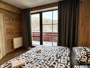 Eigentum, Gebäude, Holz, Interior Design, Textil, Komfort, Schatten, Fussboden, Flooring