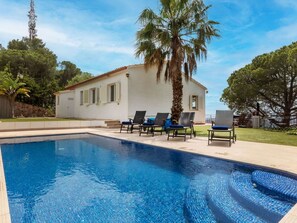 Water, Sky, Plant, Cloud, Property, Building, Blue, Azure, Swimming Pool, Tree