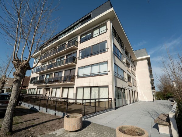 Daytime, Gebäude, Wohnung, Fassade, Die Architektur, Wohngebiet, Eigentumswohnung, Verbundwerkstoff, Urban Design, Geschäftshaus