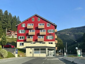 Ciel, Bâtiment, Propriété, Plante, Fenêtre, Arbre, Architecture, Maison, Design Urbain, Zone Résidentielle