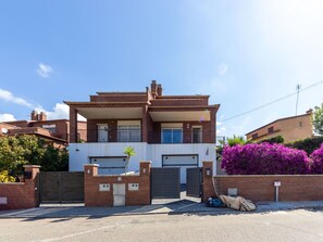 Ciel, Plante, Bâtiment, Propriété, Nuage, Fenêtre, Arbre, Fleur, Maison, Porte