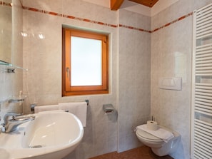 Armatur, Eigentum, Badezimmer, Sinken, Zapfhahn, Interior Design, Bad Sink, Lila