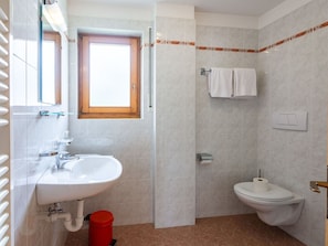 Spiegel, Armatur, Sinken, Eigentum, Bad Sink, Zapfhahn, Gebäude, Badezimmer, Lila