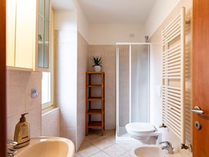 Eigentum, Armatur, Zapfhahn, Gebäude, Holz, Sinken, Badezimmer, Interior Design, Bad Sink
