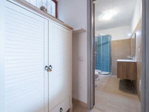 Gebäude, Badezimmer, Holz, Fussboden, Flooring, Tür, Gas, Haus, Armatur